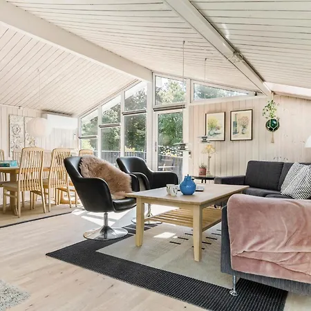 Dom wakacyjny Pet Friendly In With Wifi